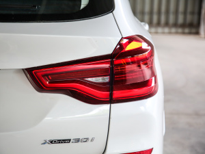 2021Ŀ xDrive30iI M\b β