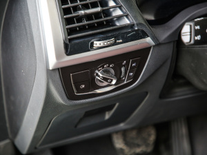 2021Ŀ xDrive30iI(lng) M\(yn)(dng)b п؅^(q)