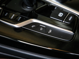 2021Ŀ xDrive30iI M\b п؅^