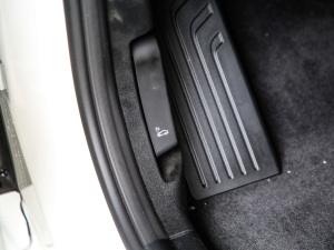 2021Ŀ xDrive30iI M\b п؅^