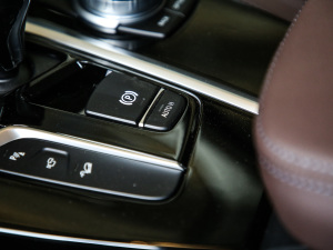 2021Ŀ xDrive30iI M\b п؅^