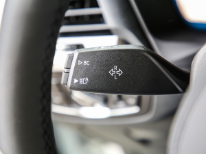 2021Ŀ xDrive30iI M\b п؅^