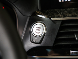 2021Ŀ xDrive30iI M\b п؅^