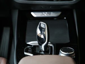 2021Ŀ xDrive30iI M\b п؅^