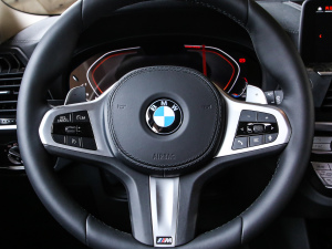 2021Ŀ xDrive30iI M\b п؅^