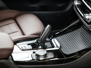 2021Ŀ xDrive30iI M\b п؅^