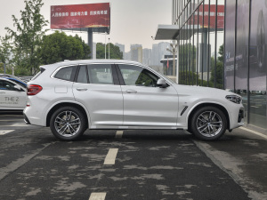 2021Ŀ xDrive28i M\b w^