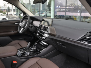 2021Ŀ xDrive28i M\(yn)(dng)b п؅^(q)