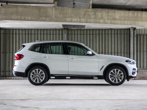 2021Ŀ xDrive25i Ab w^