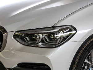 2021Ŀ xDrive25i Ab ^