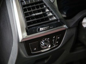 2021Ŀ xDrive25i Ab п؅^