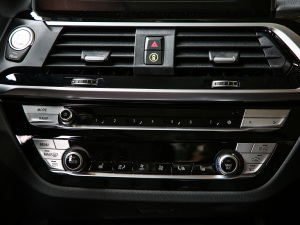 2021Ŀ xDrive25i Ab п؅^