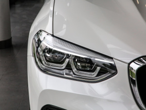 2021Ŀ xDrive28i Ab ^