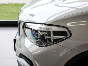 2021Ŀ xDrive28i Ab ^