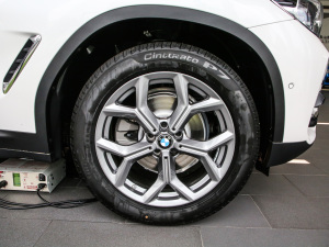 2021Ŀ xDrive28i Ab ݆Ȧ