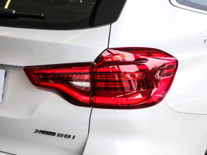 2021Ŀ xDrive28i Ab ^