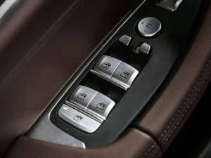 2021Ŀ xDrive28i Ab {܇ƅ^	