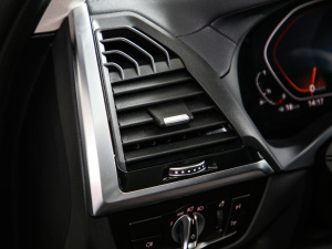 2021Ŀ xDrive28i Ab п؅^(q)