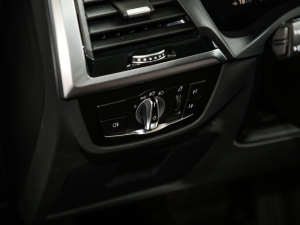 2021Ŀ xDrive28i Ab п؅^(q)