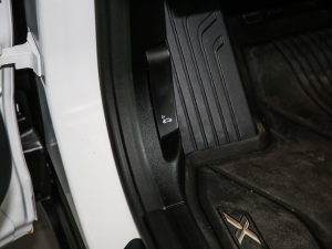 2021Ŀ xDrive28i Ab п؅^(q)