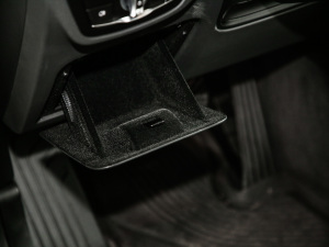 2021Ŀ xDrive28i Ab п؅^(q)