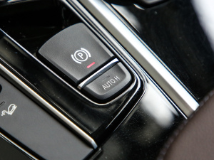 2021Ŀ xDrive28i Ab п؅^(q)