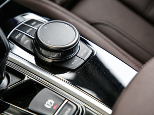 2021Ŀ xDrive28i Ab п؅^(q)