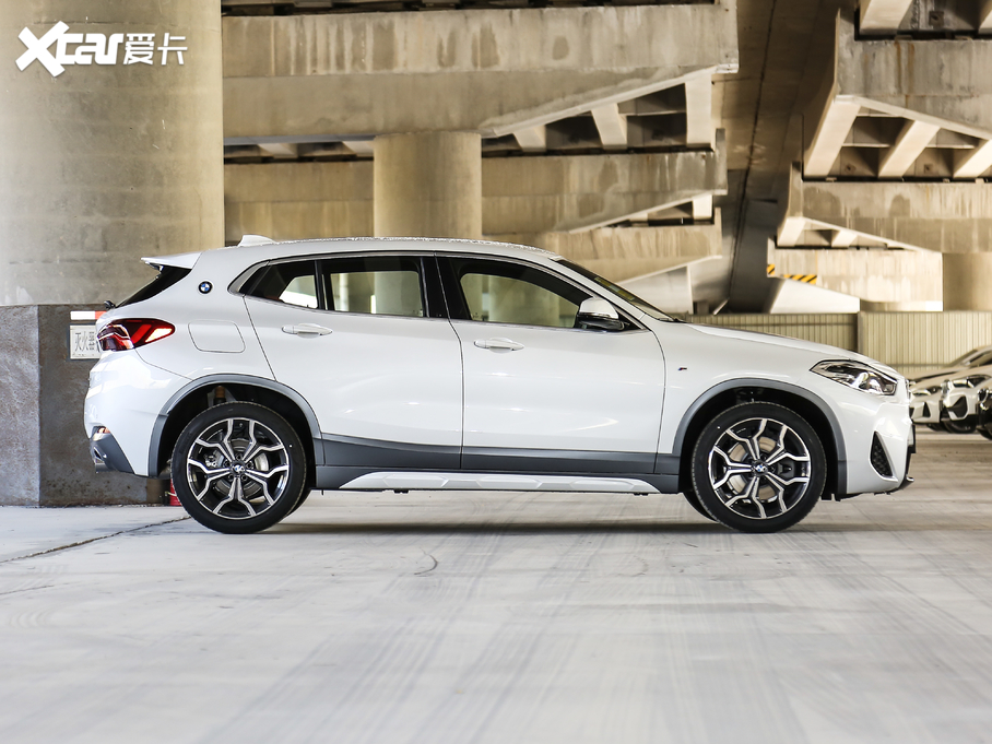 2021RX2 sDrive25i MԽҰb