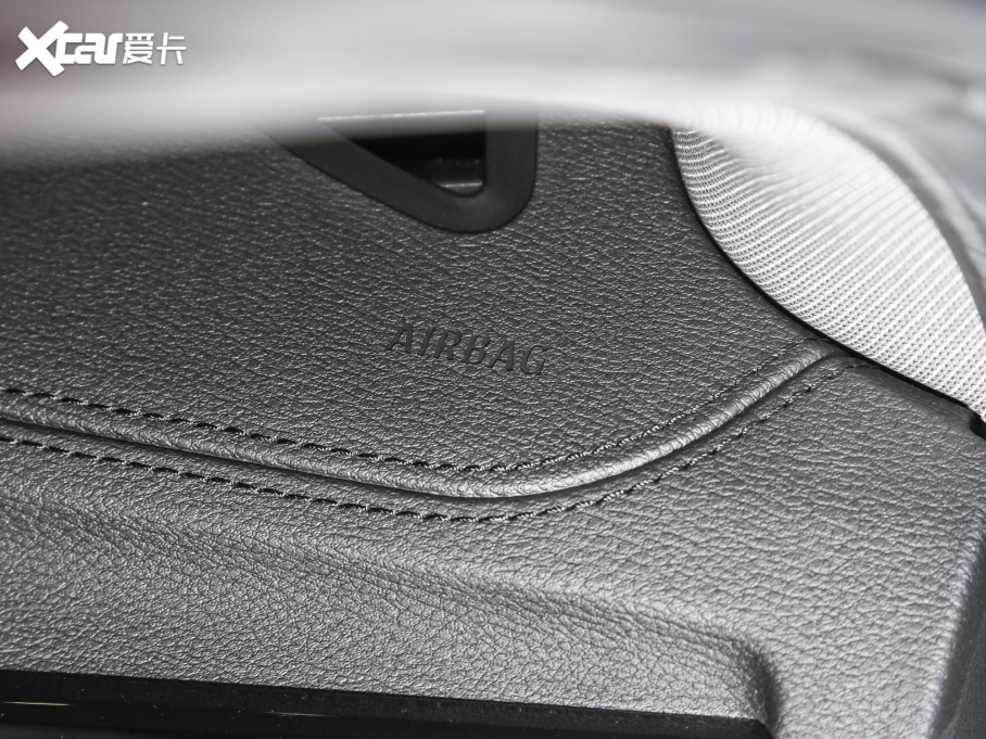 2021RX2 Ŀ sDrive25i M\b