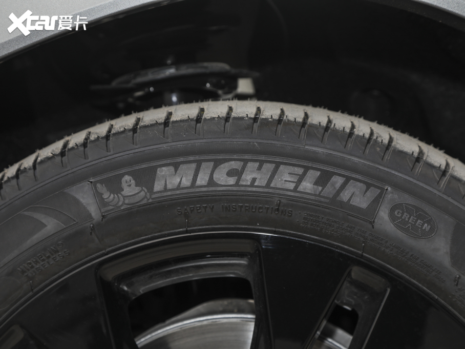 2021RX2 Ŀ sDrive25i MԽҰb