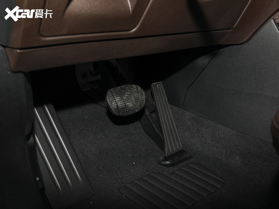 2021RX2 Ŀ sDrive25i MԽҰb