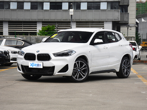 2021款sDrive25i 尊享型M运动套装 左前45度