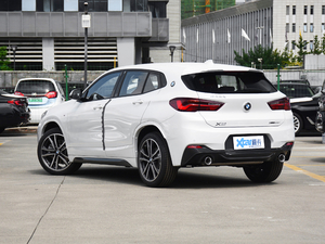 2021款sDrive25i 尊享型M运动套装 左后45度