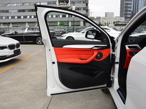 2021款sDrive25i 尊享型M运动套装 驾驶位车门