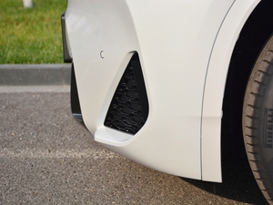 2021sDrive25i IM\b ^