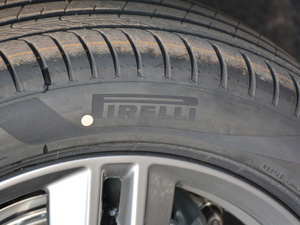 2021sDrive25i IM\b ^