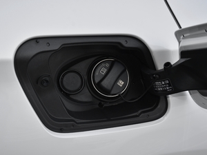 2021sDrive25i IM\b ^