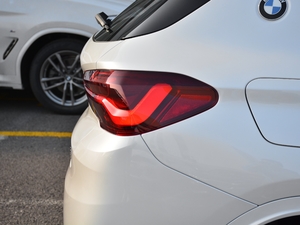 2021sDrive25i IM\b ^