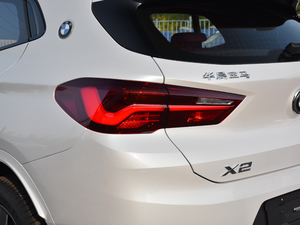 2021sDrive25i IM\b ^