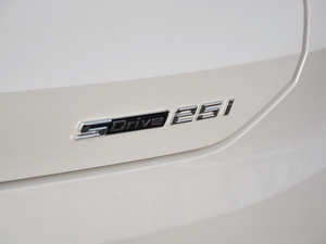 2021sDrive25i IM\b ^