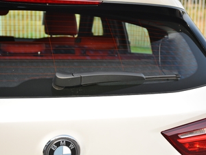 2021sDrive25i IM\b ^