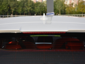 2021sDrive25i IM\b ^