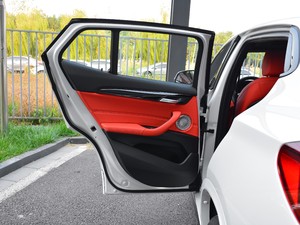 2021款sDrive25i 领先型M运动套装 左后车门