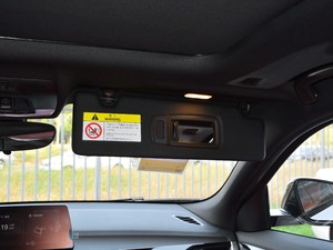 2021款sDrive25i 领先型M运动套装 遮阳板（左）
