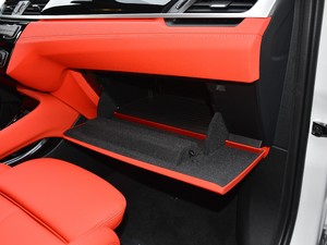 2021sDrive25i IM\b g