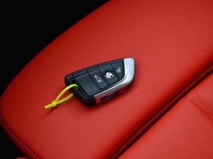 2021款sDrive25i 领先型M运动套装 车钥匙