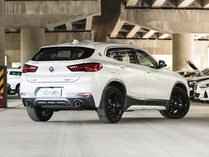 2021sDrive20i MԽҰb w^