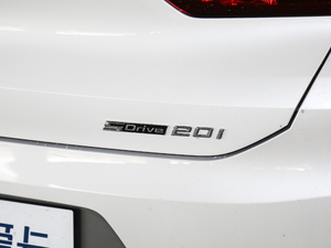 2021sDrive20i MԽҰb ^