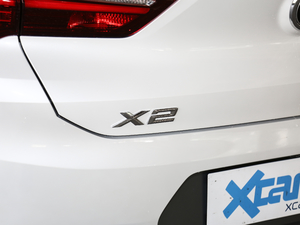 2021sDrive20i MԽҰb ^