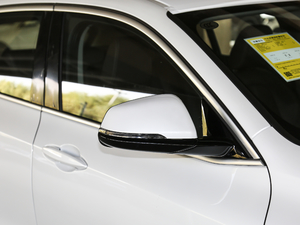 2021sDrive20i MԽҰb ^